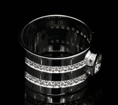 18 Kt witgouden ring