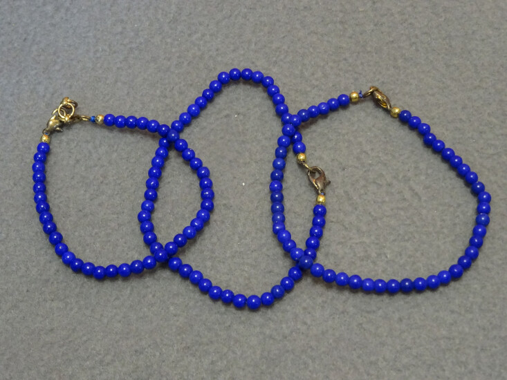Donkerblauwe howliet kogelarmband