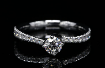 18 Kt witgouden ring