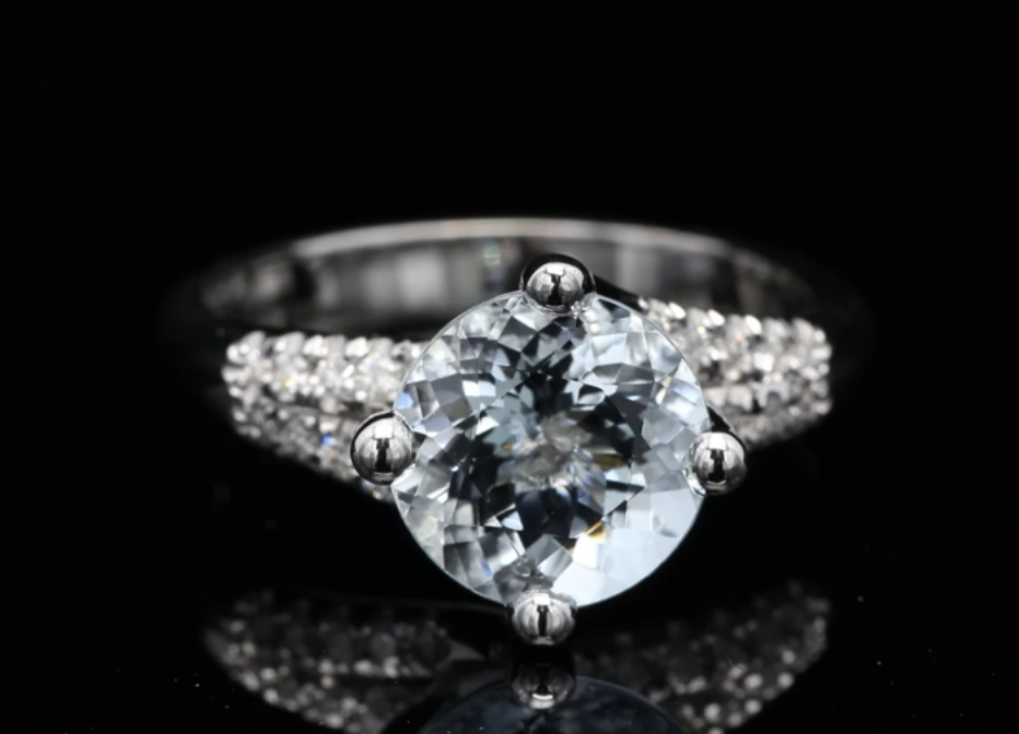 18 Kt witgouden ring