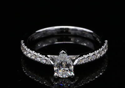 18 Kt witgouden ring