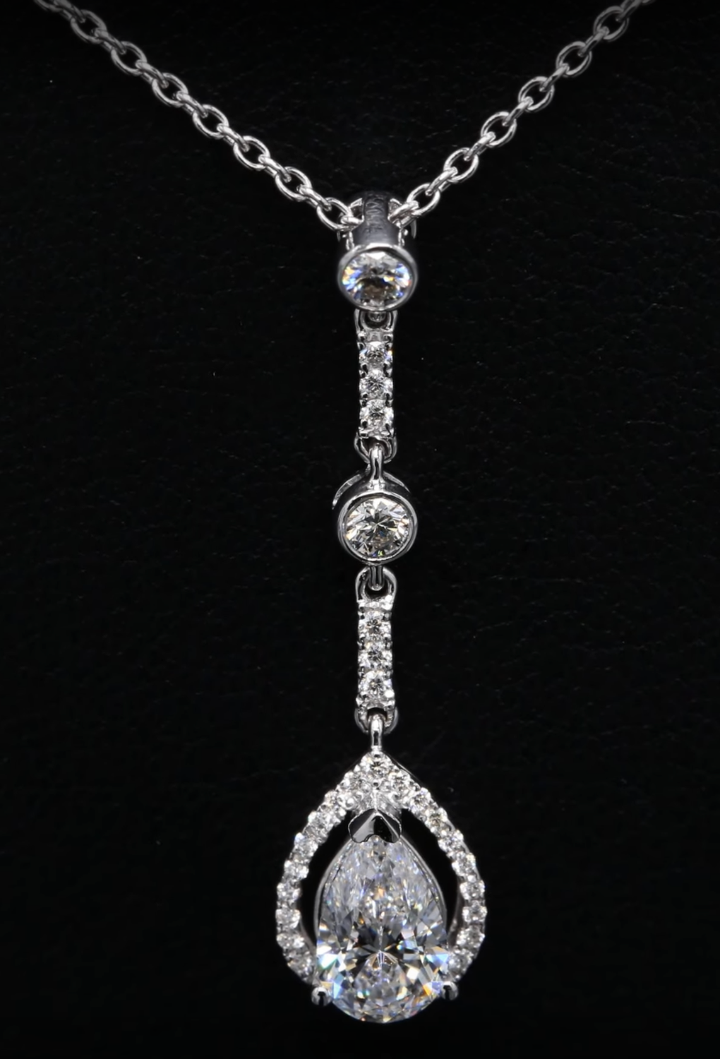 18 Kt witgouden hanger
