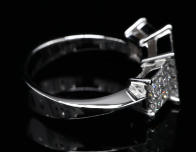 18 Kt witgouden ring