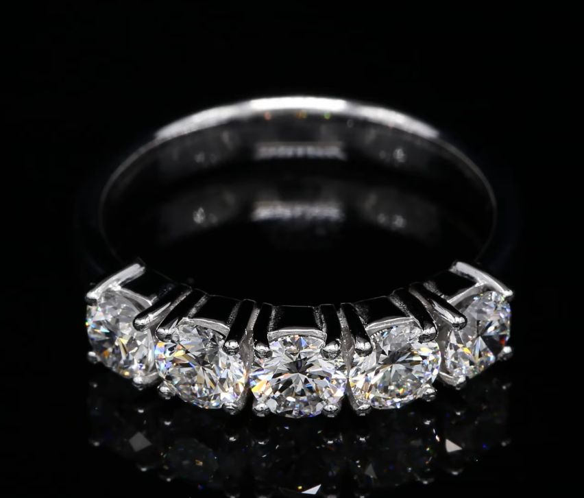 18 Kt witgouden ring