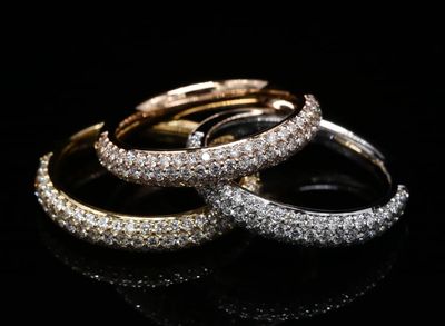 18 Kt wit - geel - roségouden ring