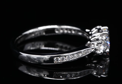 18 Kt witgouden ring