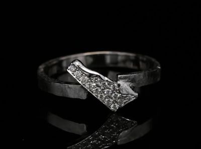 18 Kt witgouden ring