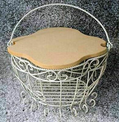 Lg Fancy Wire Basket w/Lid