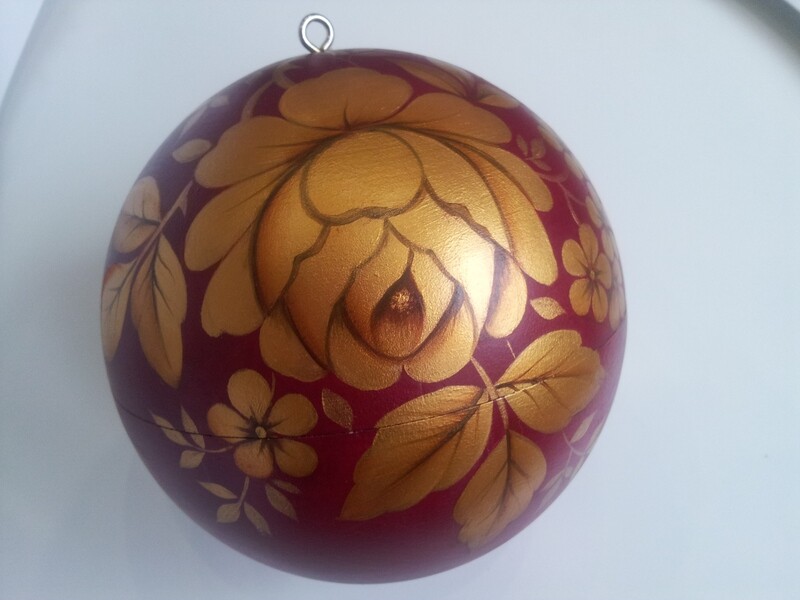 Ball With Gold Rose - Tatiana