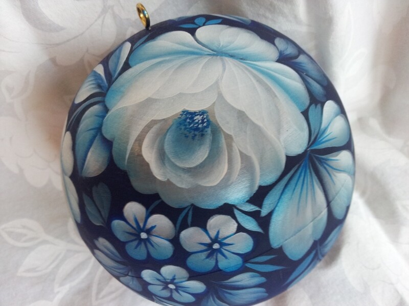 Ball With Silver Rose - Tatiana