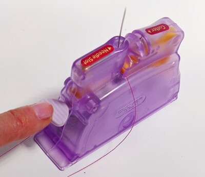 Desk Needle threader Violet