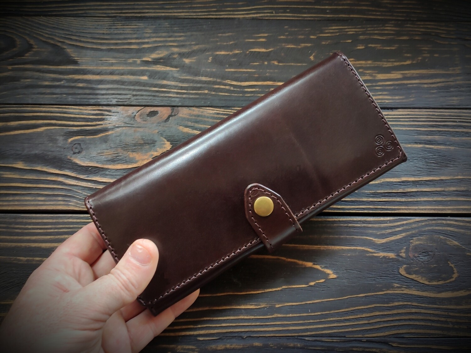 The Eiru (Dark Brown)