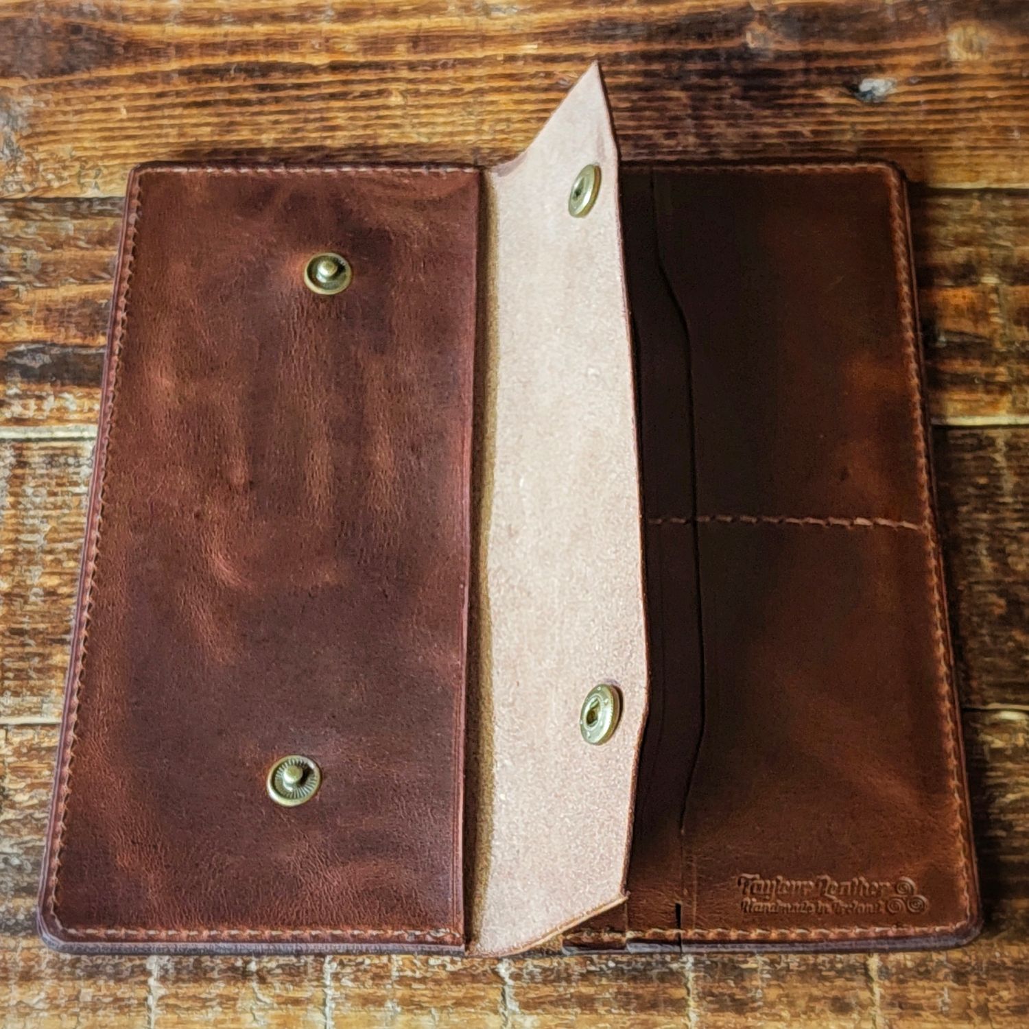 The Eiru (Dark Brown)