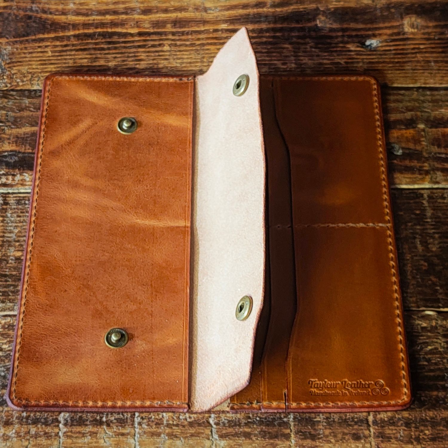 The Eiru (Rustic light brown)