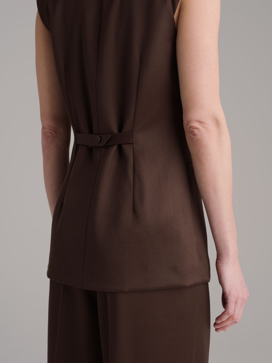 Vest wool brown