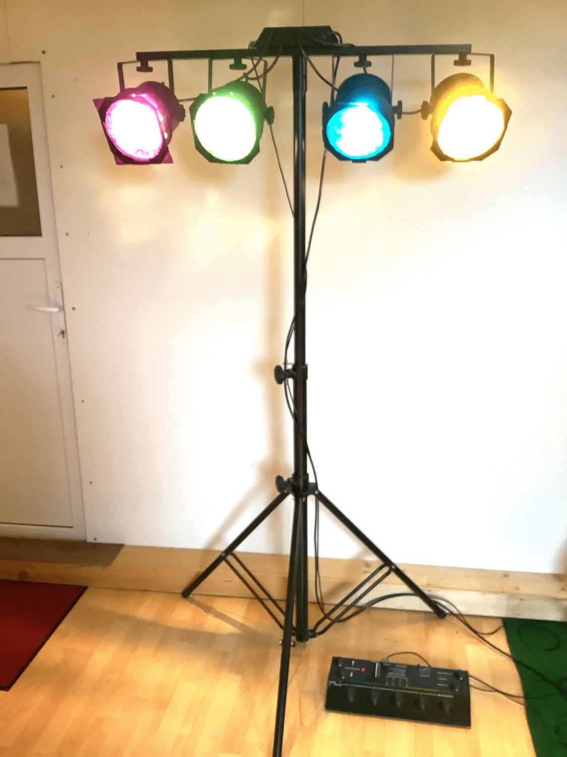 Lichtanlage mit Bodenbedienung für Live-Einsatz FLC8411