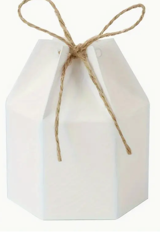White bath bomb gift box