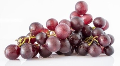 Caja de uva roja
