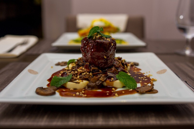 MIGNON AO CABERNET E GENGIBRE COM CASTANHAS