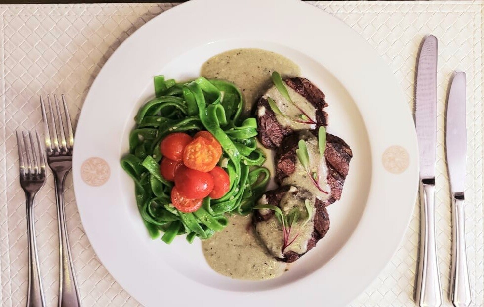 MIGNON AO MOLHO GORGONZOLA E MASSA