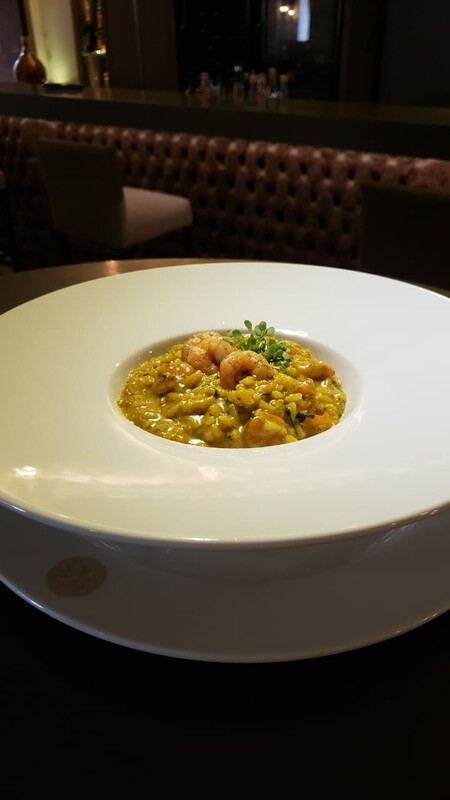 RISOTO COM CAMARÕES E CURRY