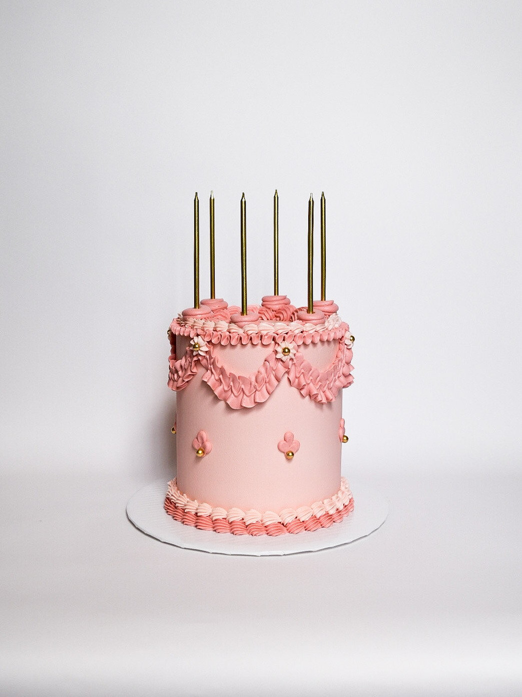 Vintage Piping Cake