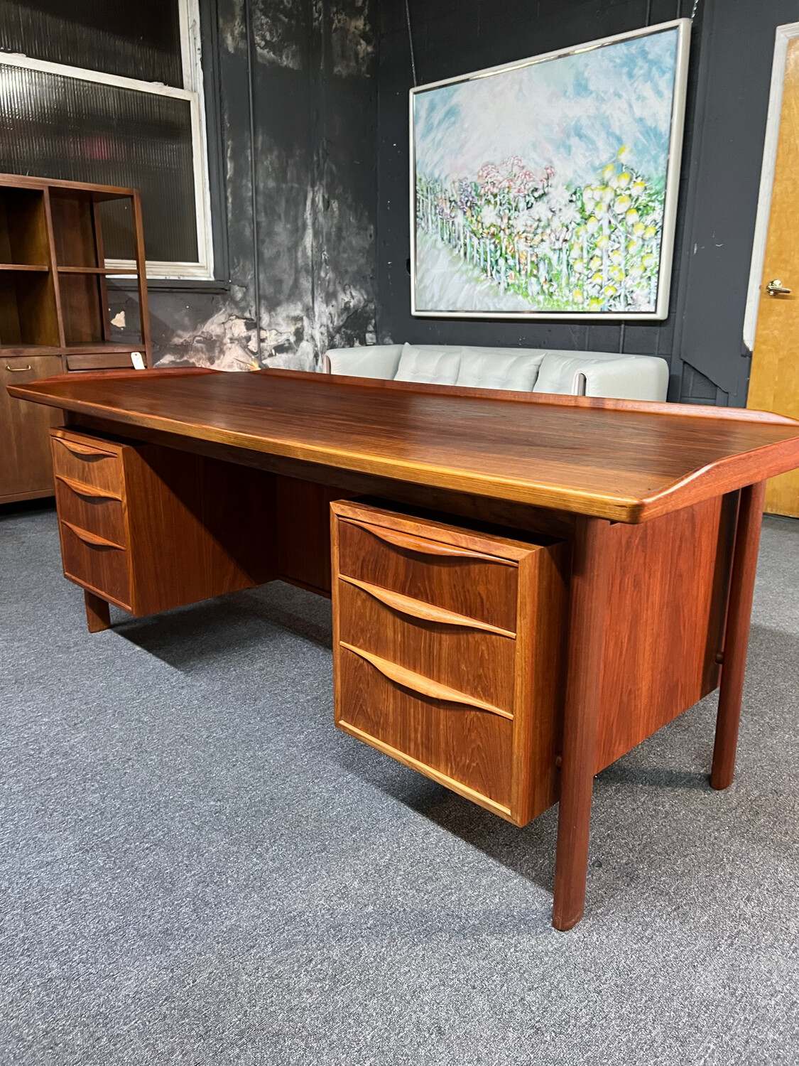 Hos Wulff Executive Desk