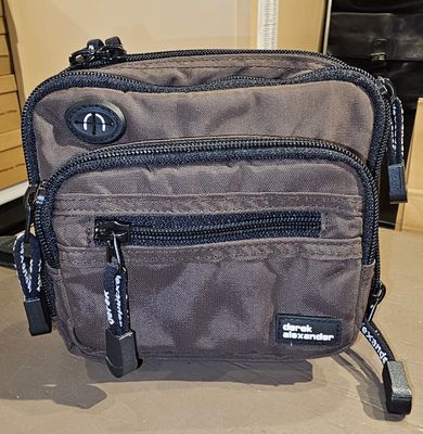DEREK ALEXANDER SMALL  4 ZIP POUCH PW20214