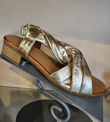 JO&amp;COCO BRIANNA GOLD SANDAL
