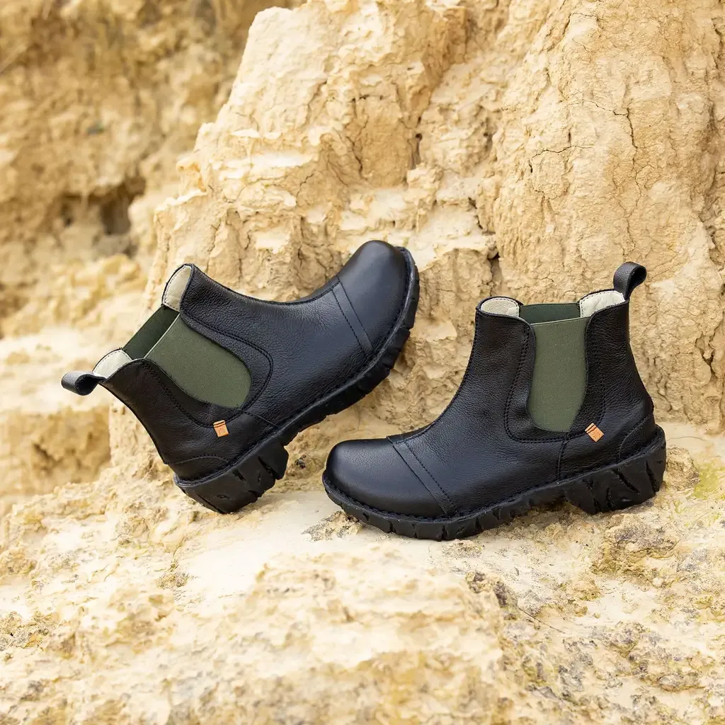 NATURALISTA ARIZONA BOOT BLACK