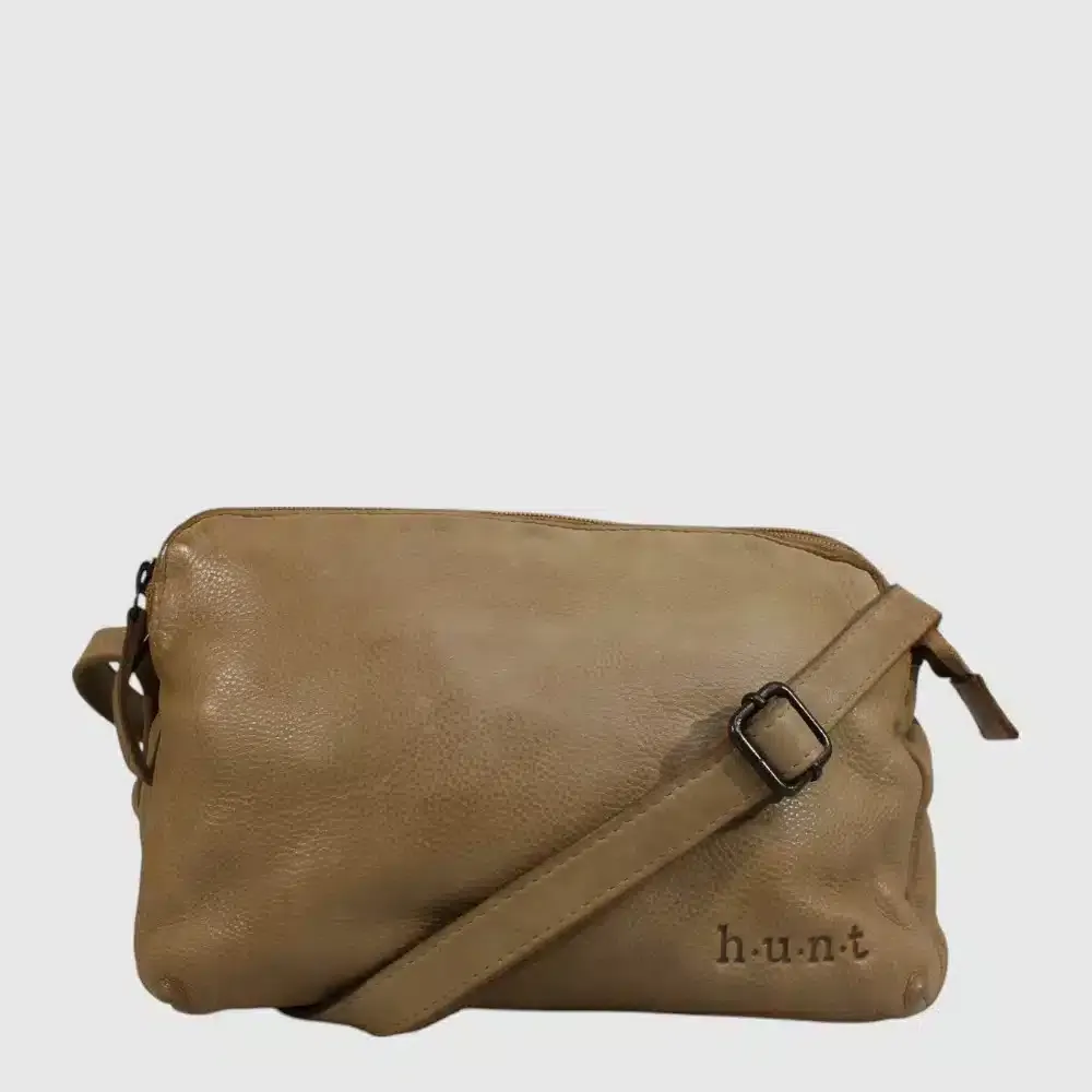 HUNT SMALL SHOULDER BAG