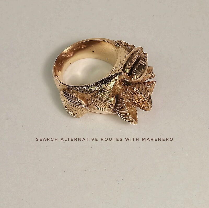 Grande anello sigillo &quot;Tesori del mare&quot; bronzo pieno.