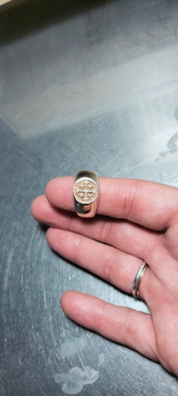 Anello sigillo, stemma dei Cavalieri del Santo Sepolcro, casato Goffredo di Buglione, prima crociata, Regno di Gerusalemme.