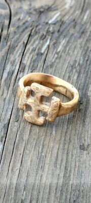 Anello con croce ispirata allo stemma del Regno di Gerusalemme. Anello ispirato ad originale egiziano cristiano copta in ferro del XII sec.
