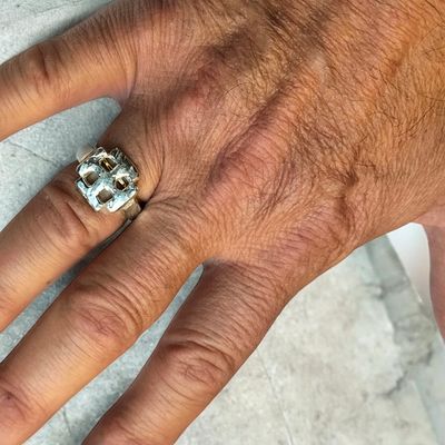 Anello con croce ispirata allo stemma del Regno di Gerusalemme. Anello ispirato ad originale egiziano cristiano copta in ferro del XII sec.