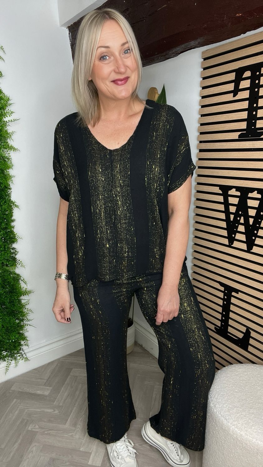 2 Piece Set Gold Thread Detail - Black