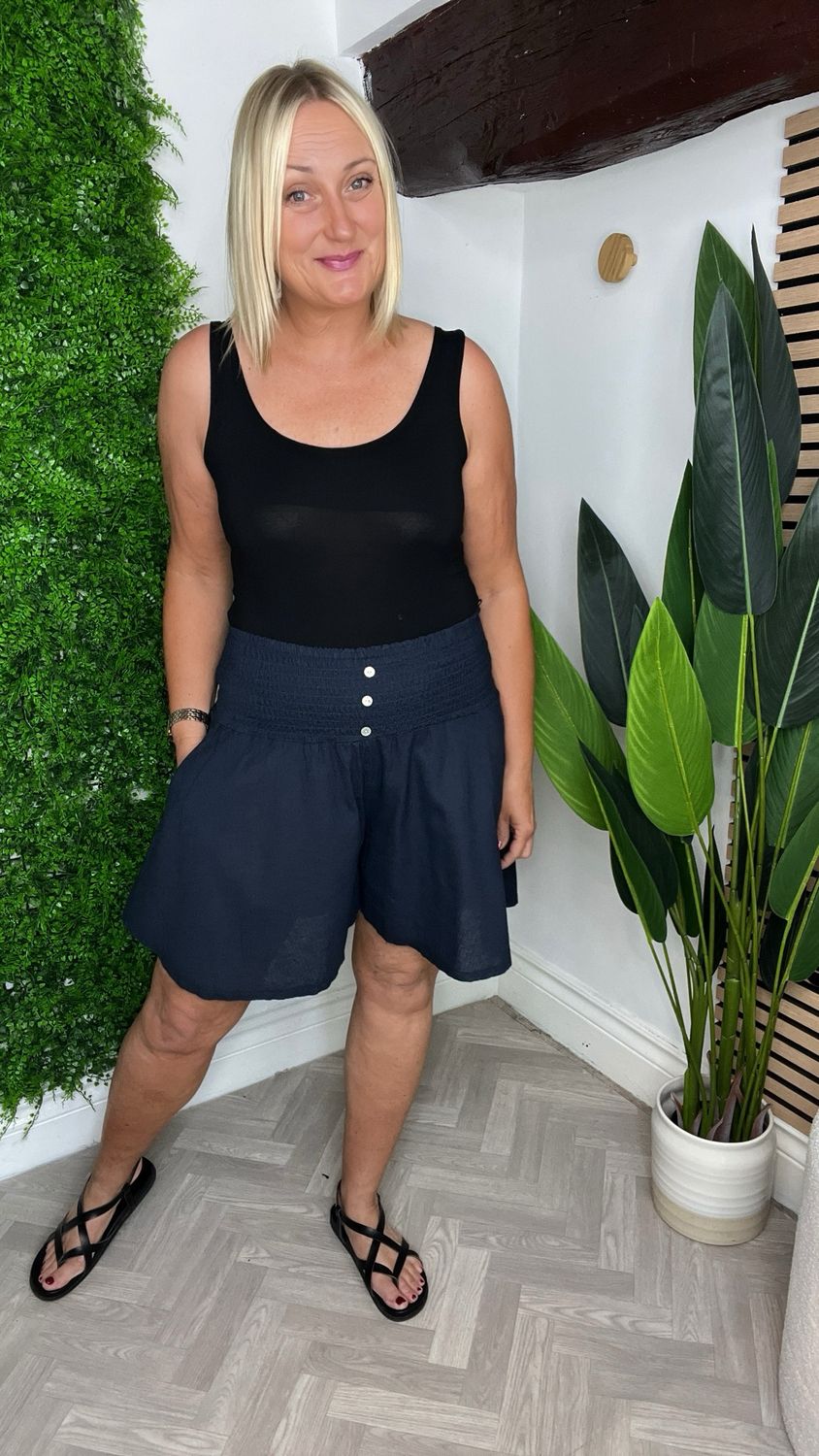 Palazzo Linen Blend Shorts - Navy