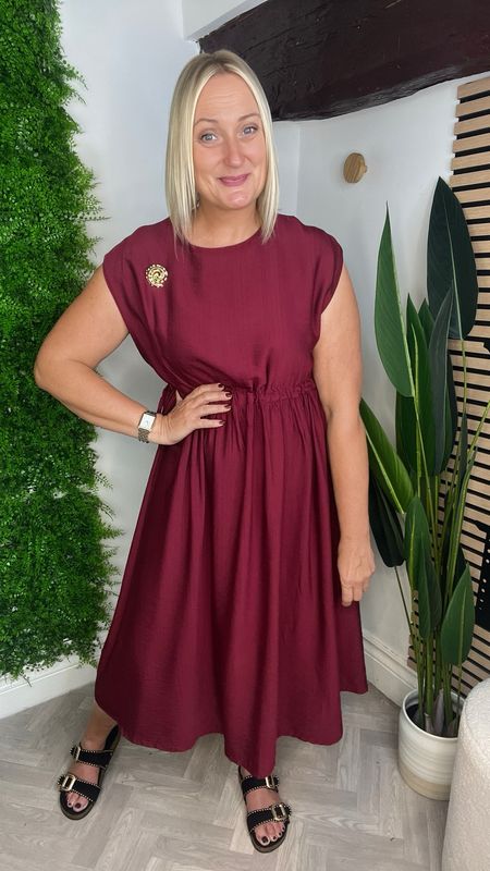 Broch Detail Side Tie Dress - Wine