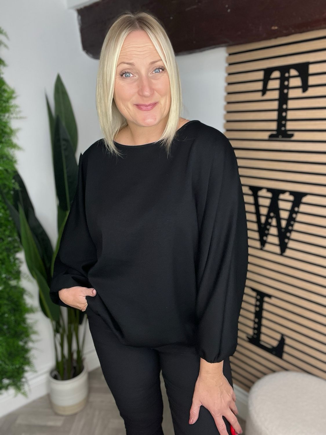 Scuba Bubble Hem Top - Black