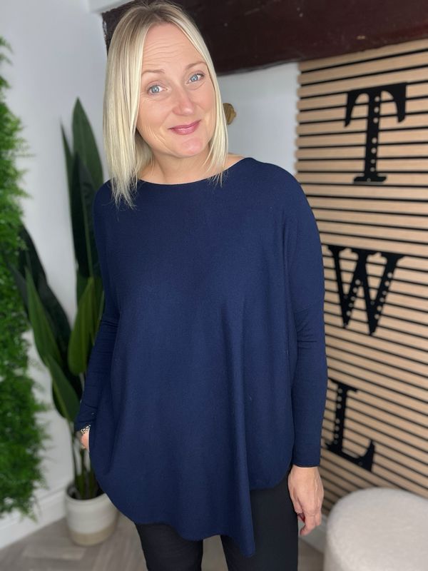 Soft Knit Curved Swing Style Hem -Navy