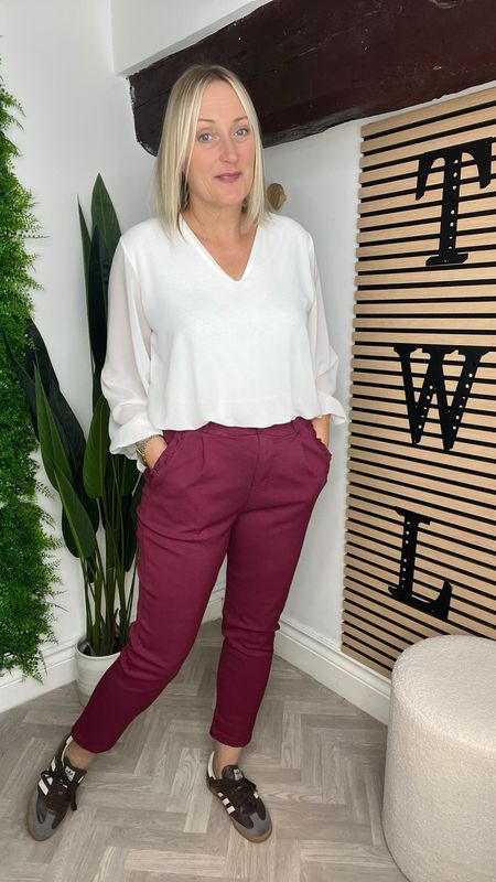 Chino Style Magic With Frill Pocket- Wine