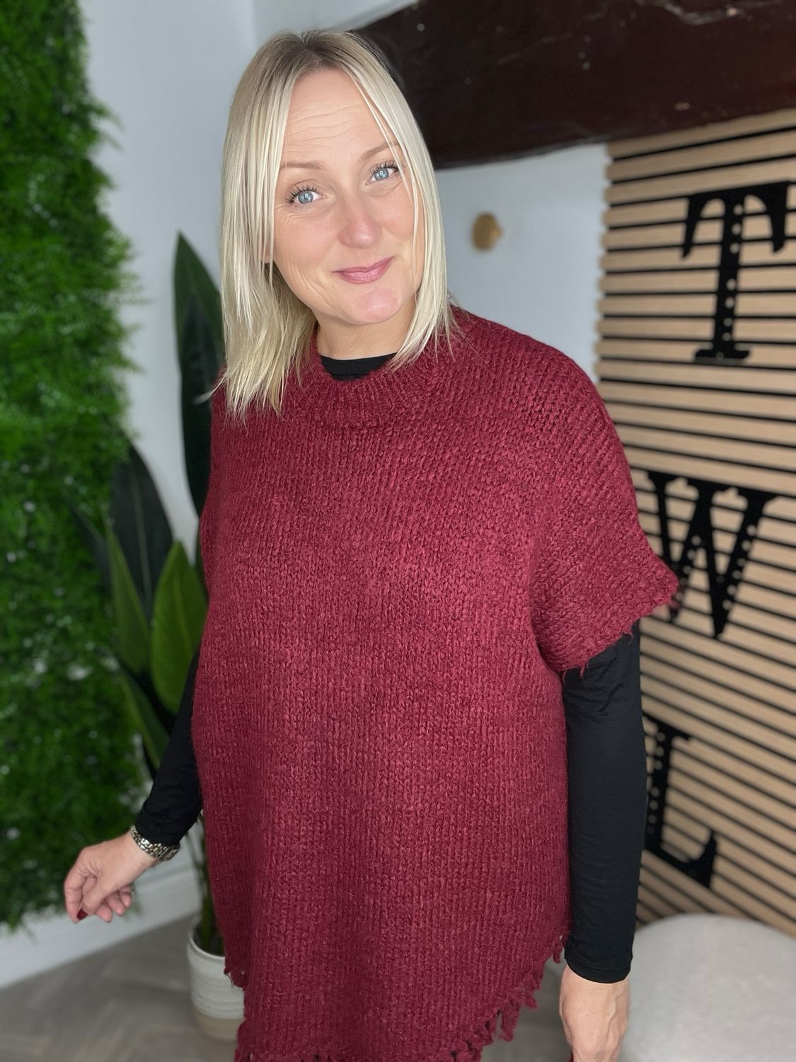 Fringe Hem Sleeveless Knit - Wine