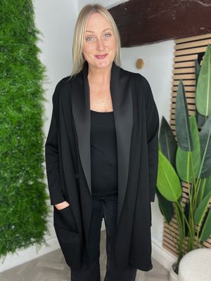 Edge To Edge Scuba Jacket - Black