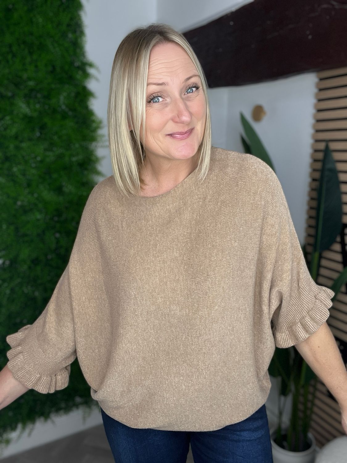 Scalloped Edge Sleeve Jumper - Camel