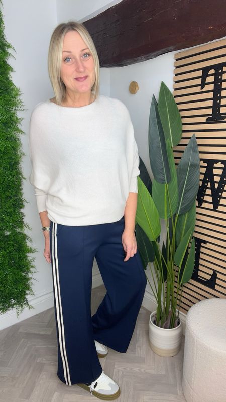 Straight To Wide Leg Trouser - Navy