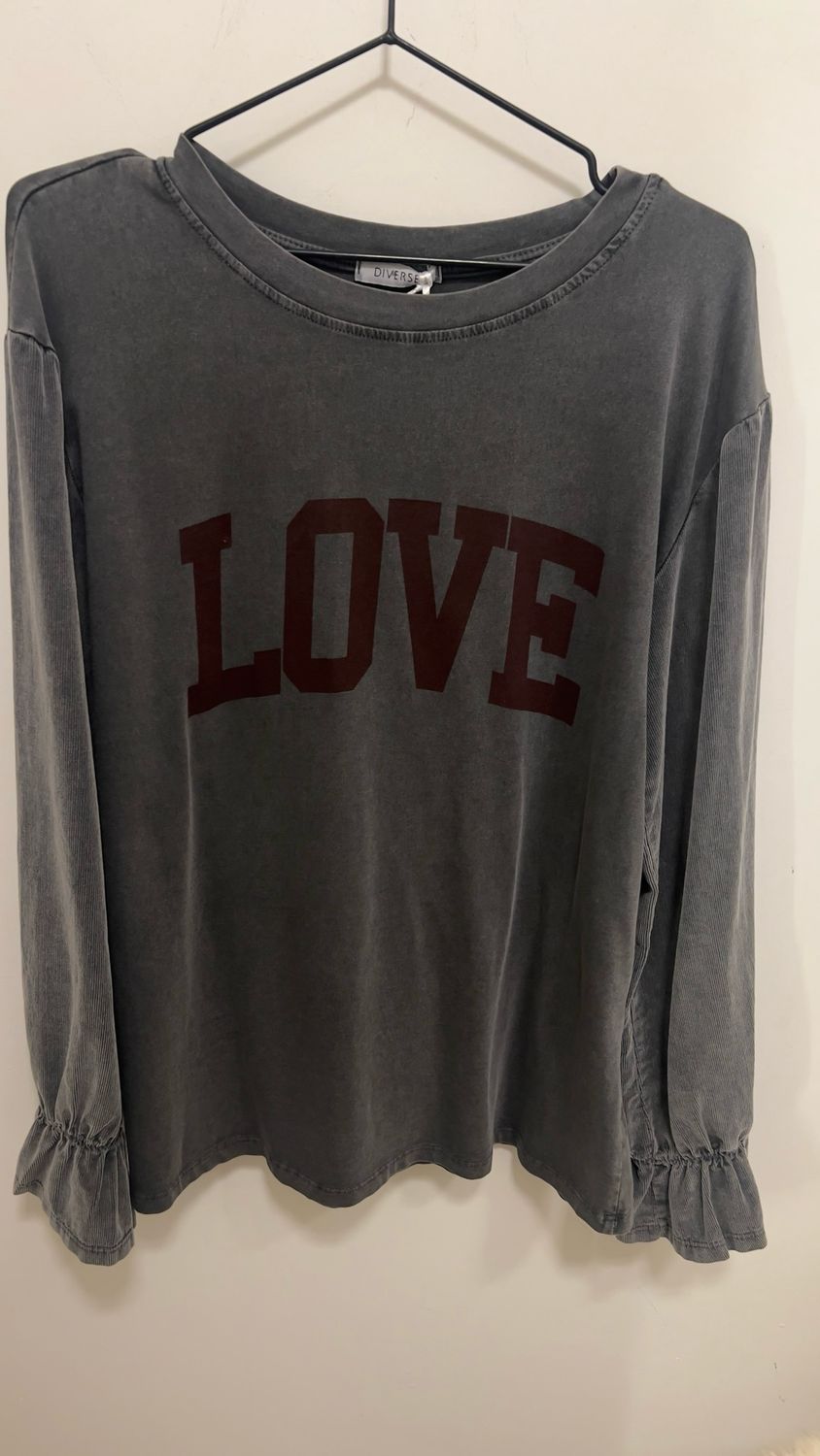 LOVE Vintage Grey top LOVE Vintage Grey top