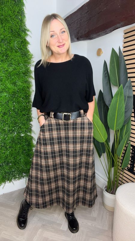 Tartan Skirt With Pockets & Belt - Black & Camel