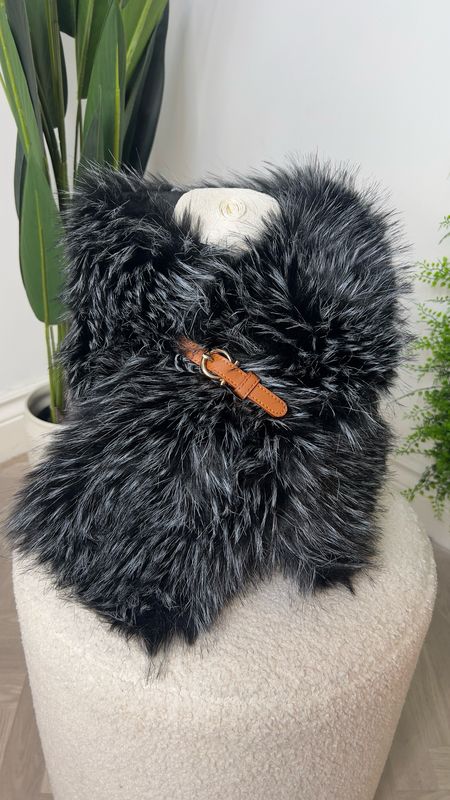 Faux Fur Scarf - Black