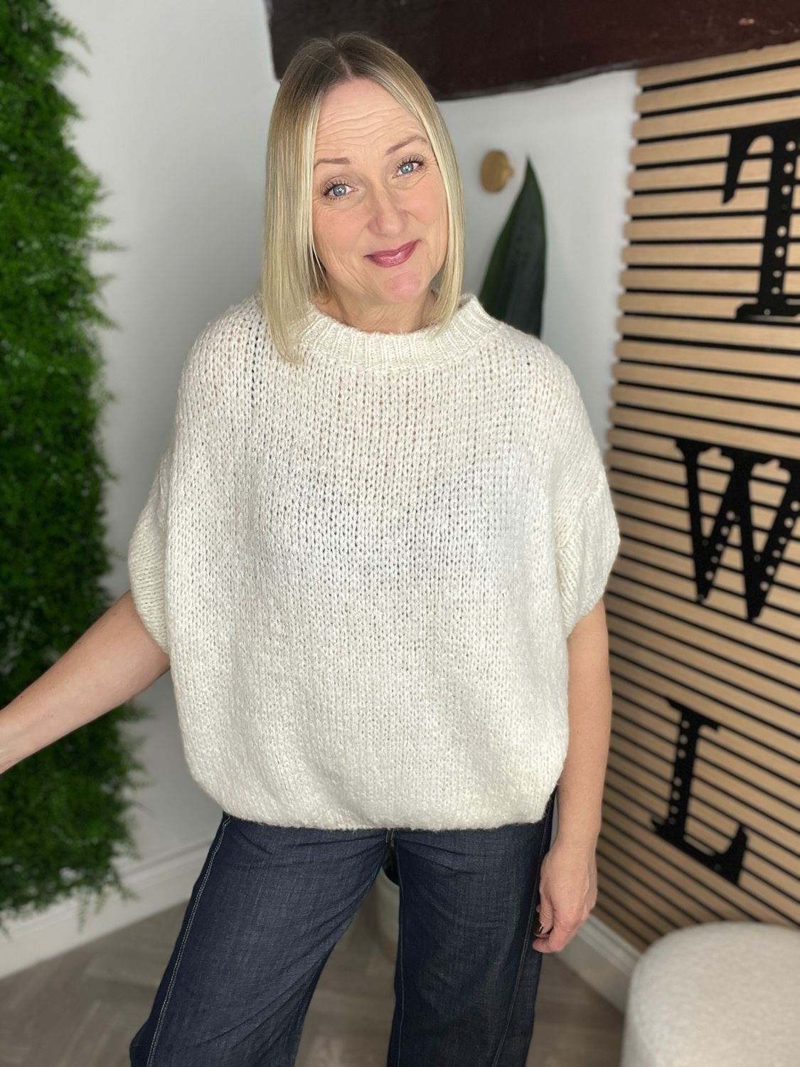 Short Sleeve Knit Jumper - Spring White Short Sleeve Knit Jumper - Spring White