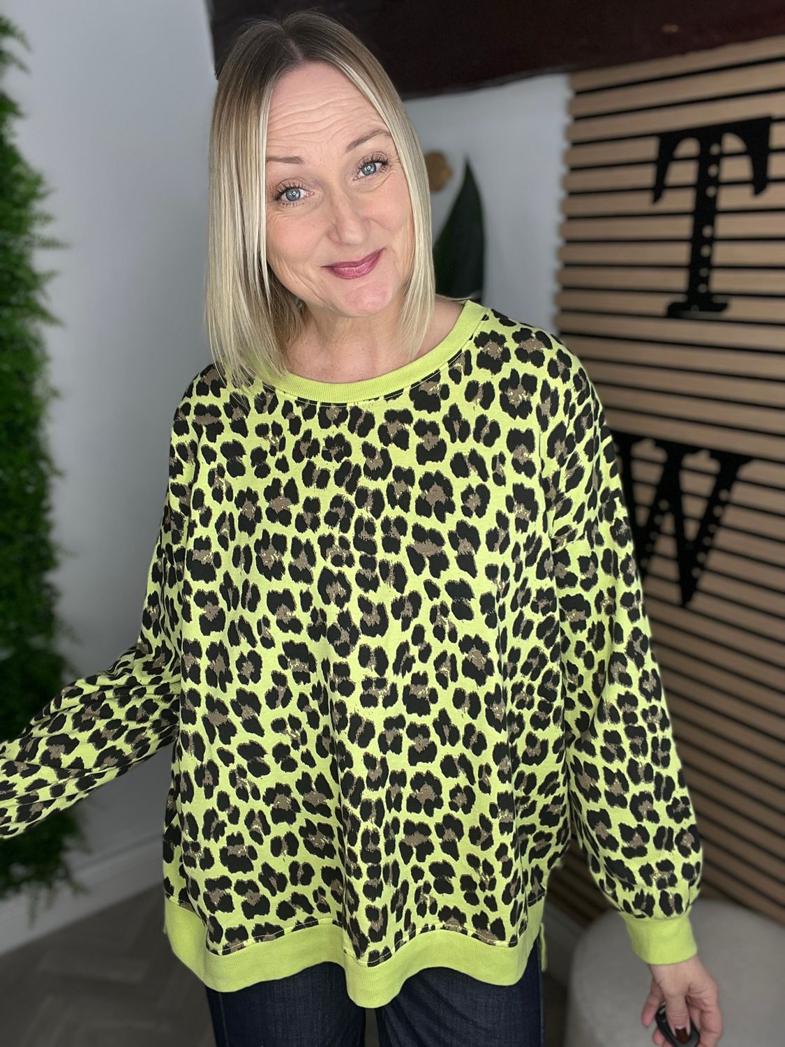 Loose Hem Animal Print Sweatshirt - Lime